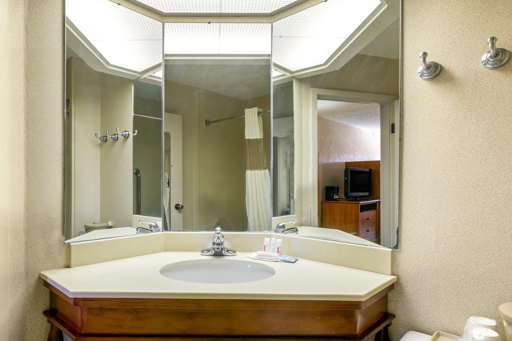Baymont By Wyndham Amarillo East Hotel Exterior photo